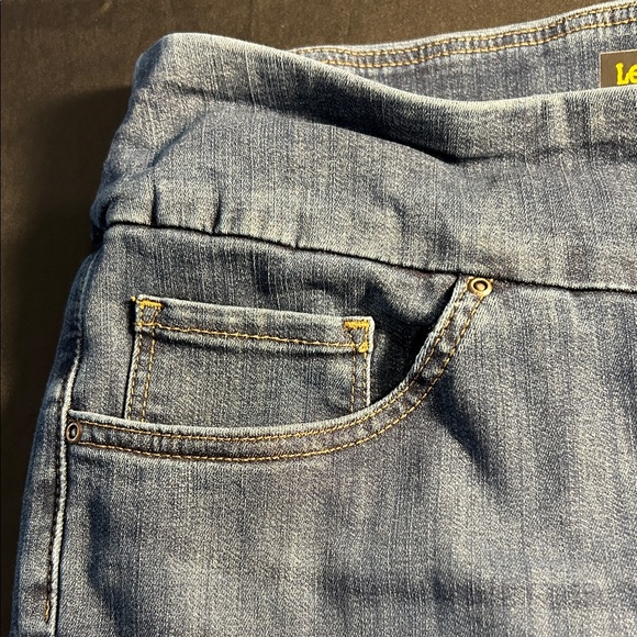 Levi's Classic Indigo Jeans, elastic waistband, size 14Short - Picture 5 of 11